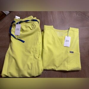 NWT FIGS-Catarina One-Pocket Scrub Top & Sheridan Joggers-bright Greenish Yellow